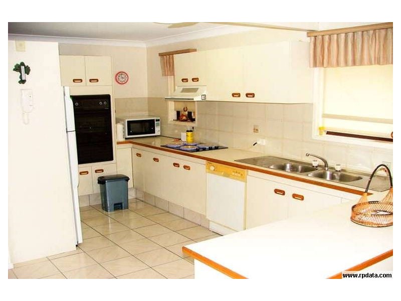 1 Cayman Court, Runaway Bay QLD 4216