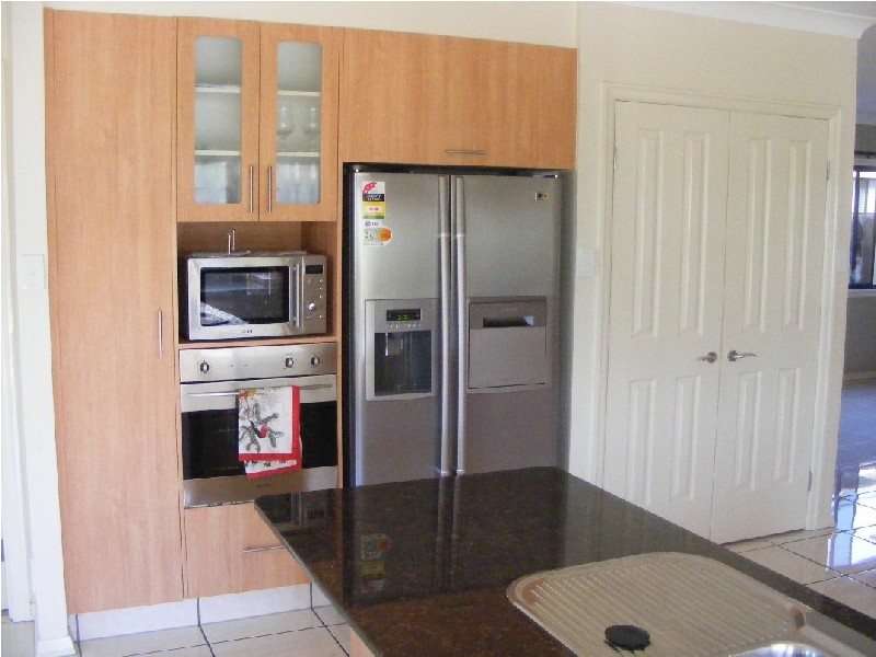 Hope Island QLD 4212