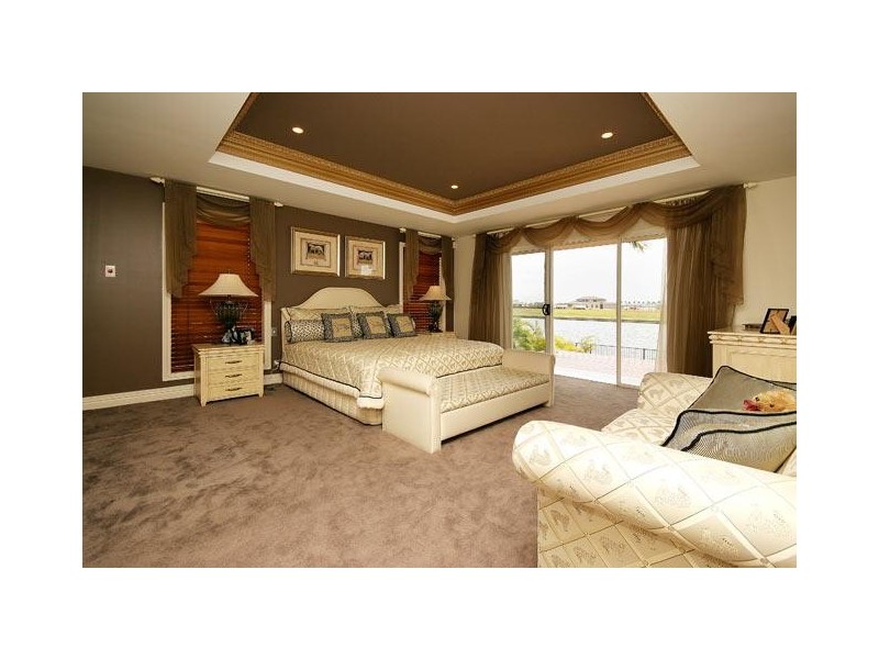 Hope Island QLD 4212