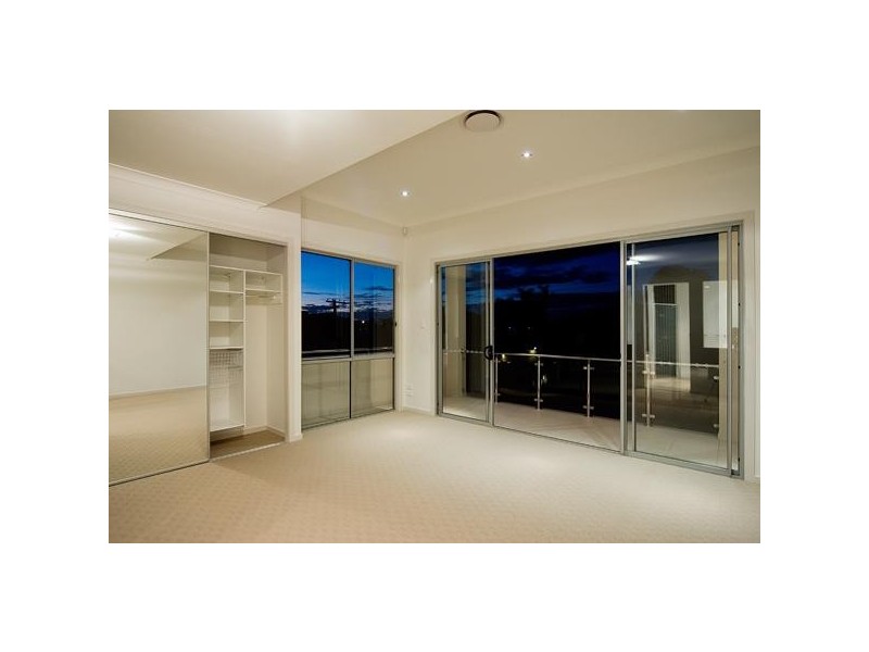 Paradise Point QLD 4216