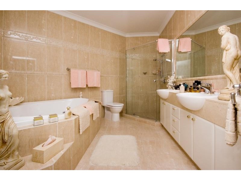 Hope Island QLD 4212