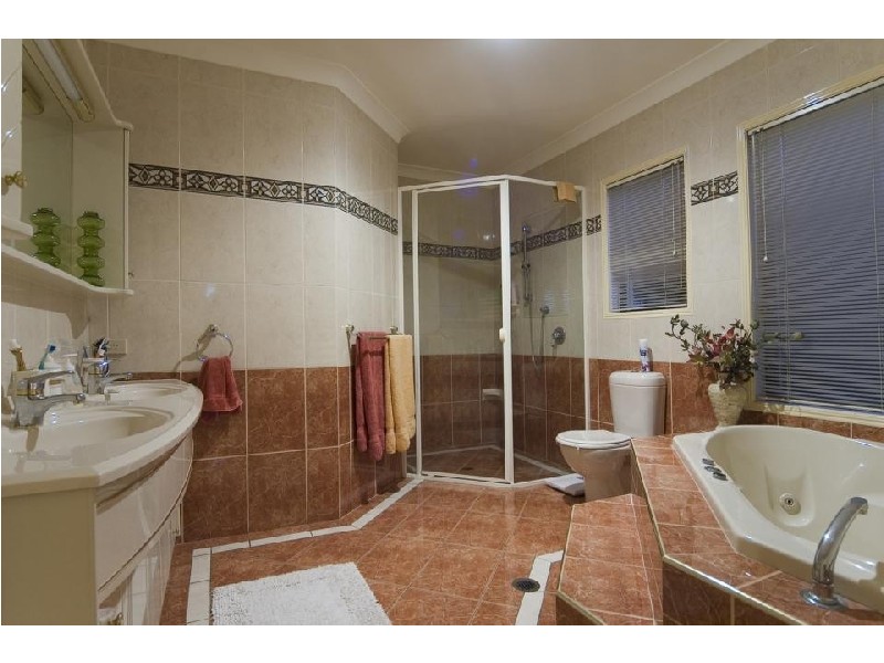 Hope Island QLD 4212