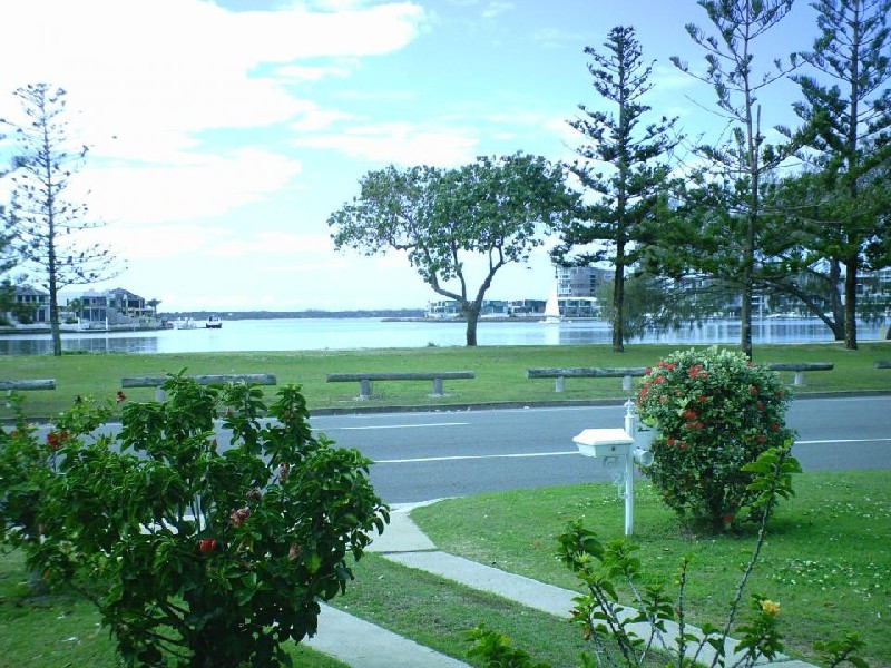 Paradise Point QLD 4216