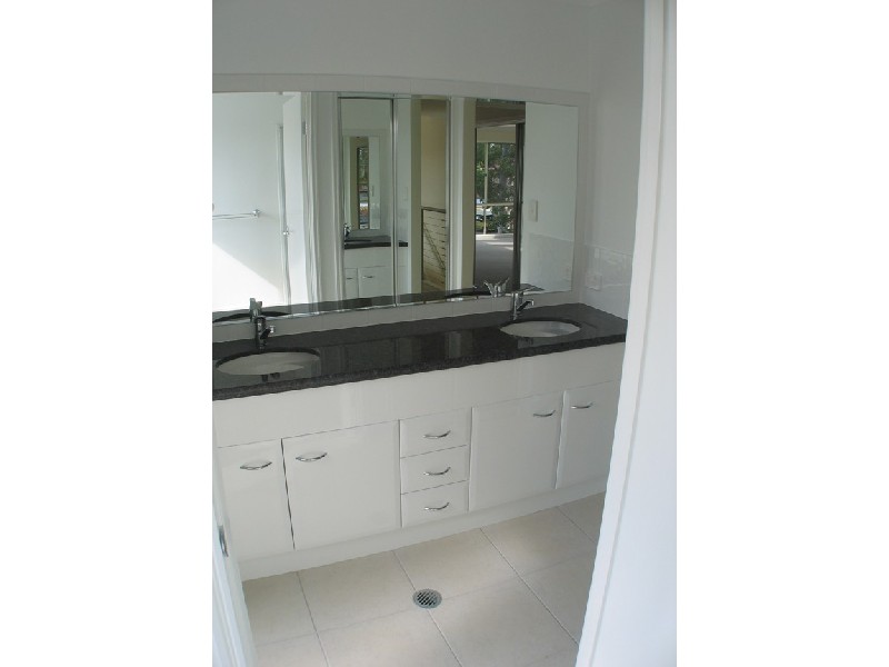 Paradise Point QLD 4216