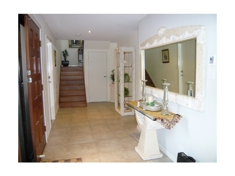 Hope Island QLD 4212