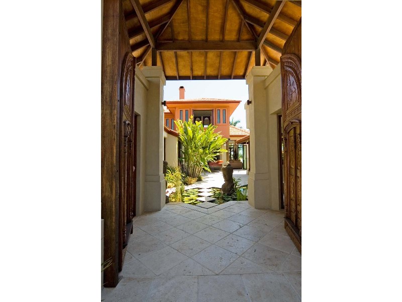 2164 Beaufort Way, Hope Island QLD 4212