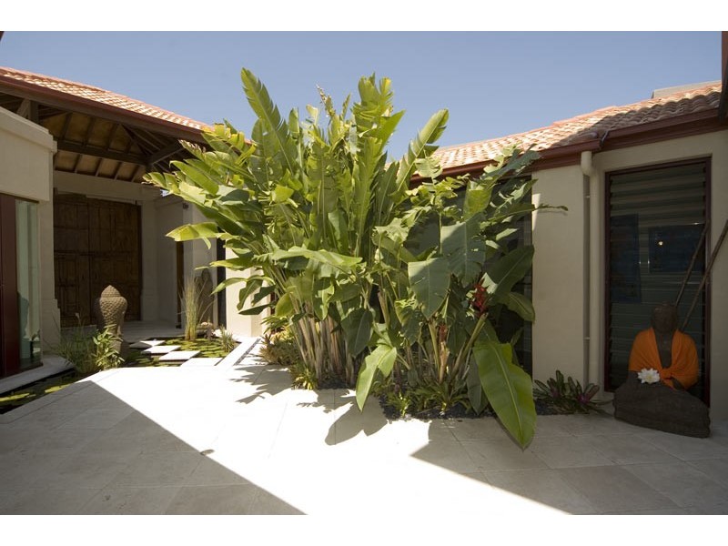 2164 Beaufort Way, Hope Island QLD 4212