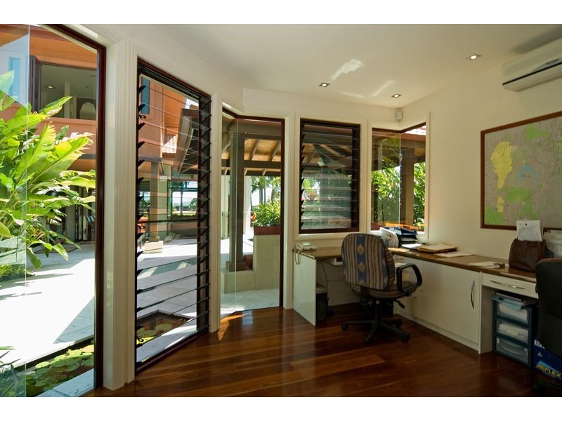 2164 Beaufort Way, Hope Island QLD 4212
