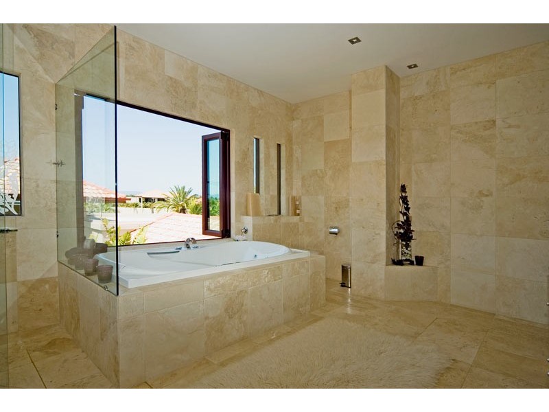 2164 Beaufort Way, Hope Island QLD 4212