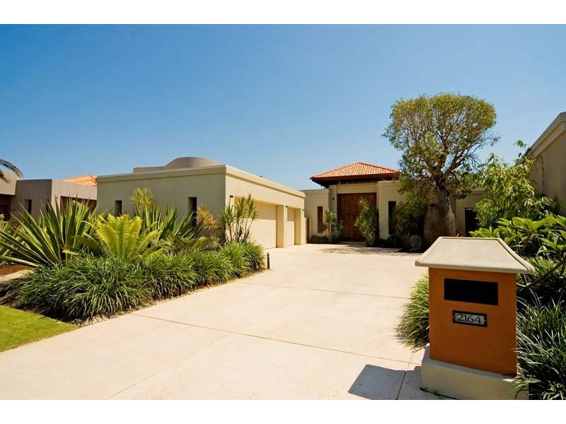 2164 Beaufort Way, Hope Island QLD 4212