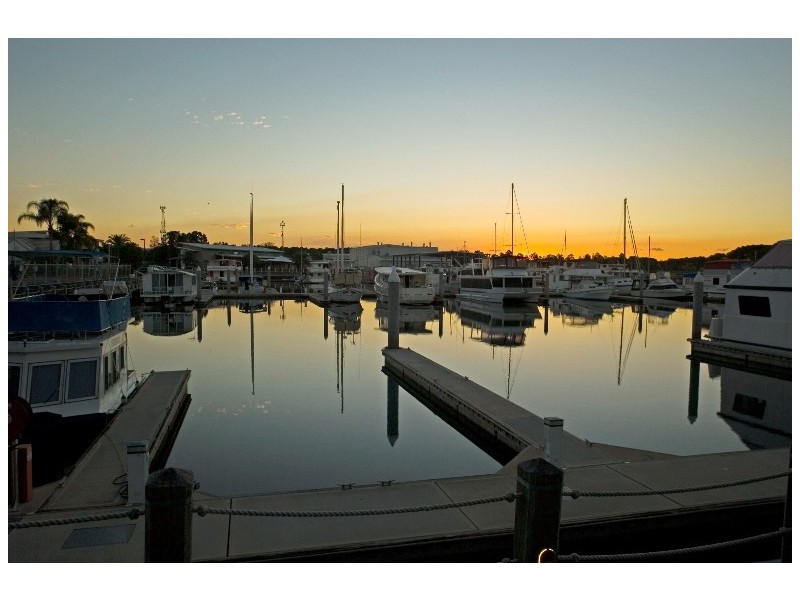 3119 Riverleigh Drive, Hope Island QLD 4212