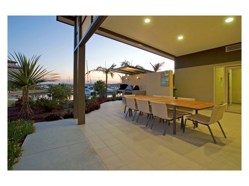 Hope Island QLD 4212