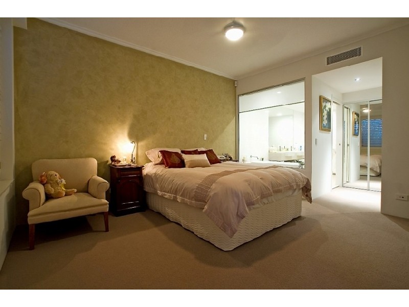 Hope Island QLD 4212