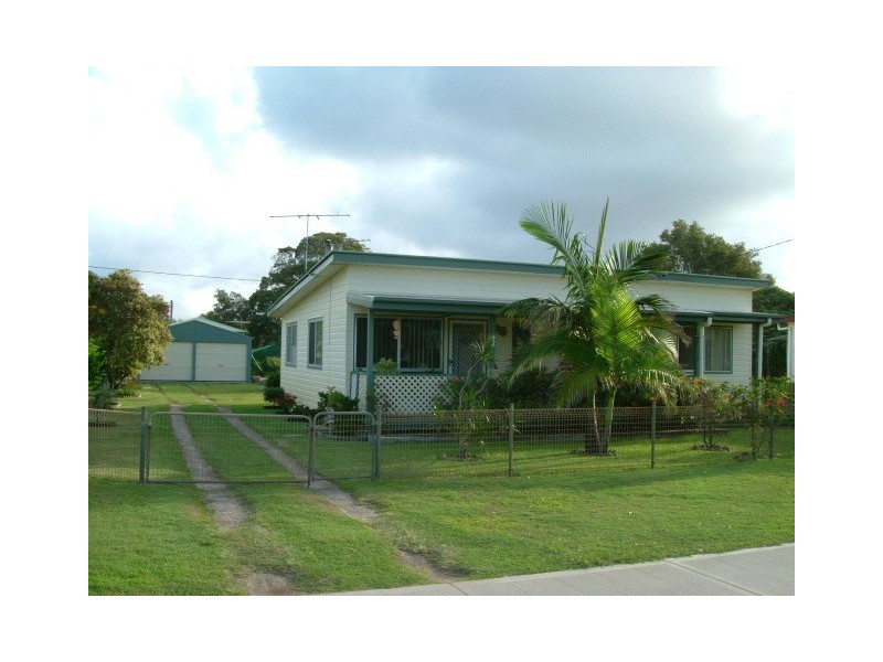 42 Straight Street, Hat Head NSW 2440