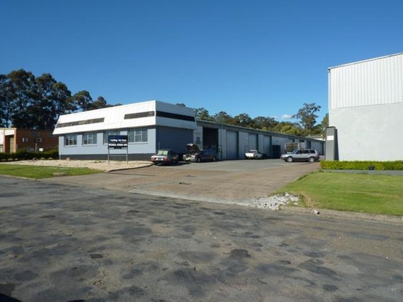 Bay 2/4 Coolabah Drive, Taree NSW 2430