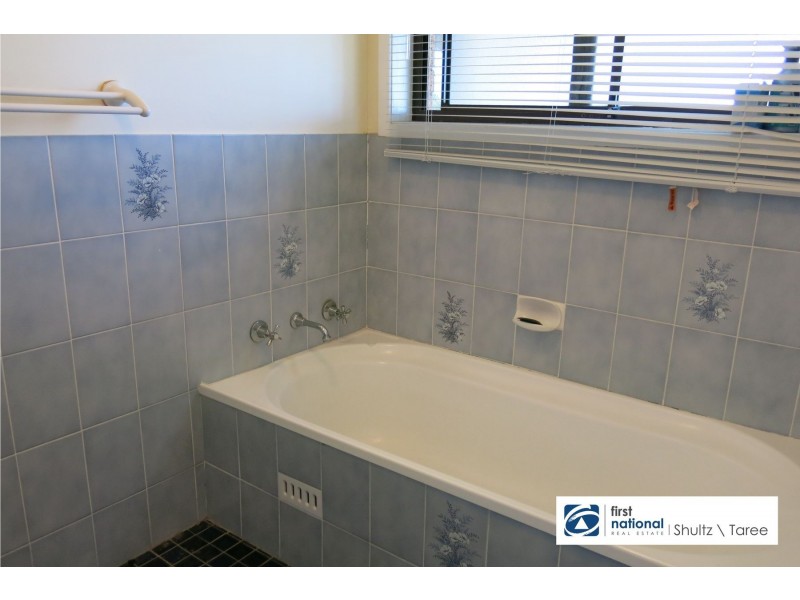 24 Bangalow Place, Taree NSW 2430