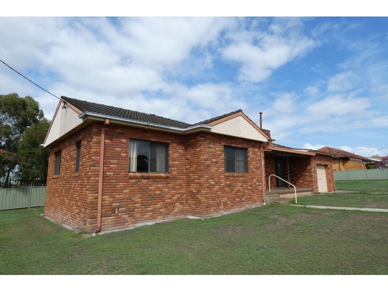 2A Maiden Avenue, Taree NSW 2430