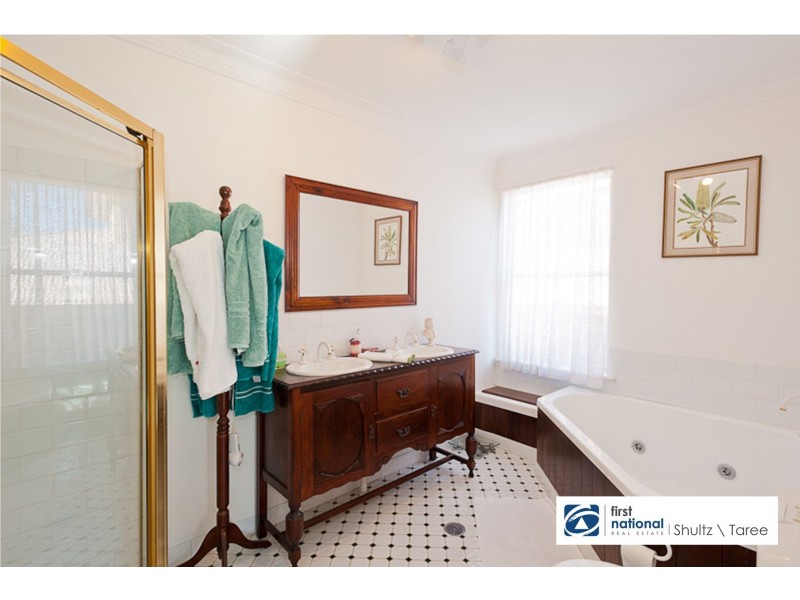 16A Crescent Avenue, Taree NSW 2430