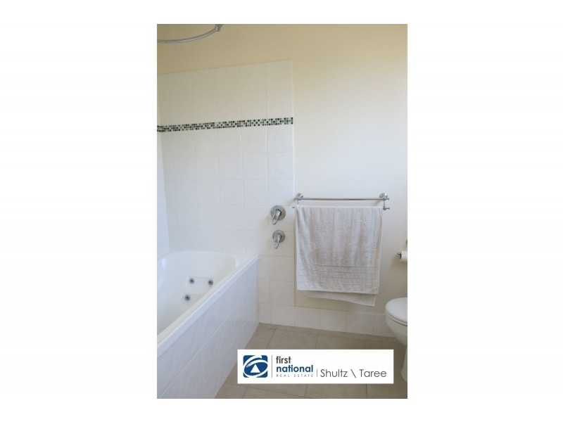 37 Edinburgh Drive, Taree NSW 2430