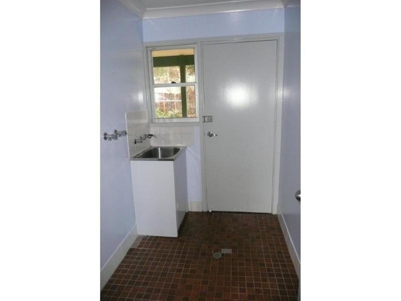 8 Hughes Street, Taree NSW 2430