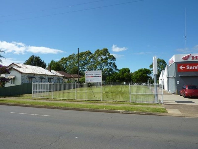 4 Victoria Street, Taree NSW 2430
