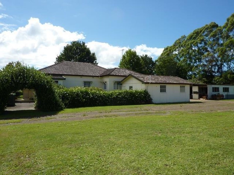 4 Victoria Street, Taree NSW 2430