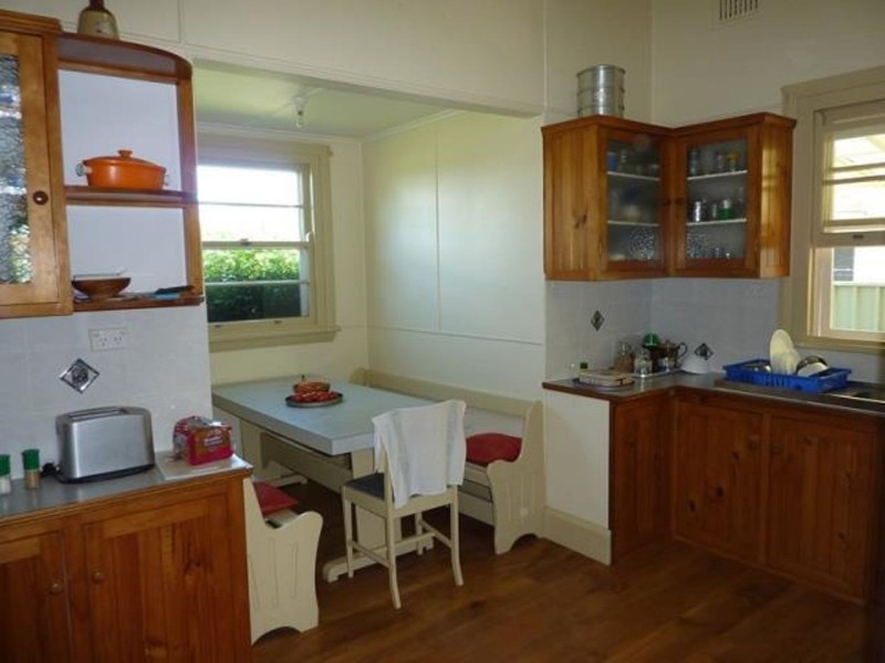 4 Victoria Street, Taree NSW 2430