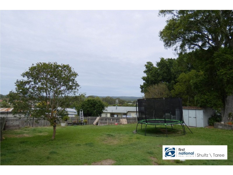 24 Edinburgh Drive, Taree NSW 2430