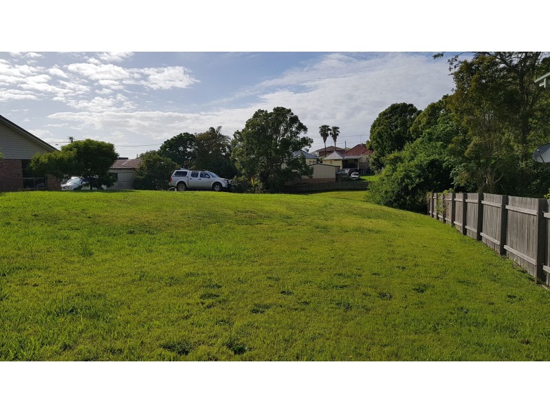 16 Commerce Street, Taree NSW 2430