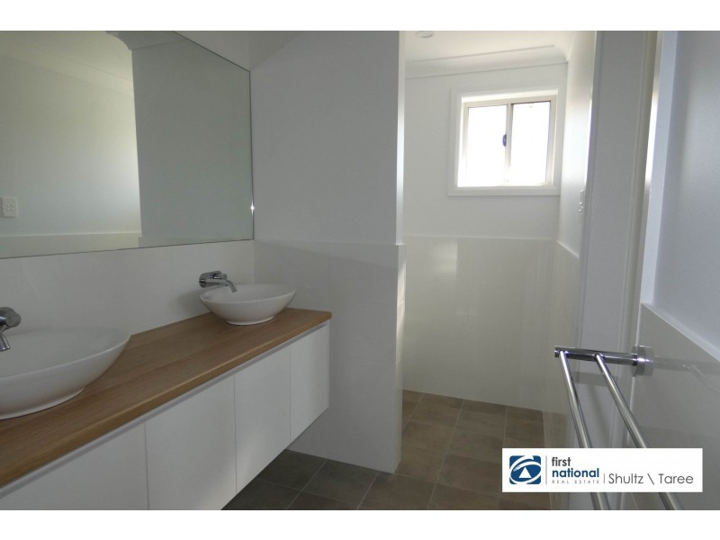27 Melaleuca Place, Taree NSW 2430