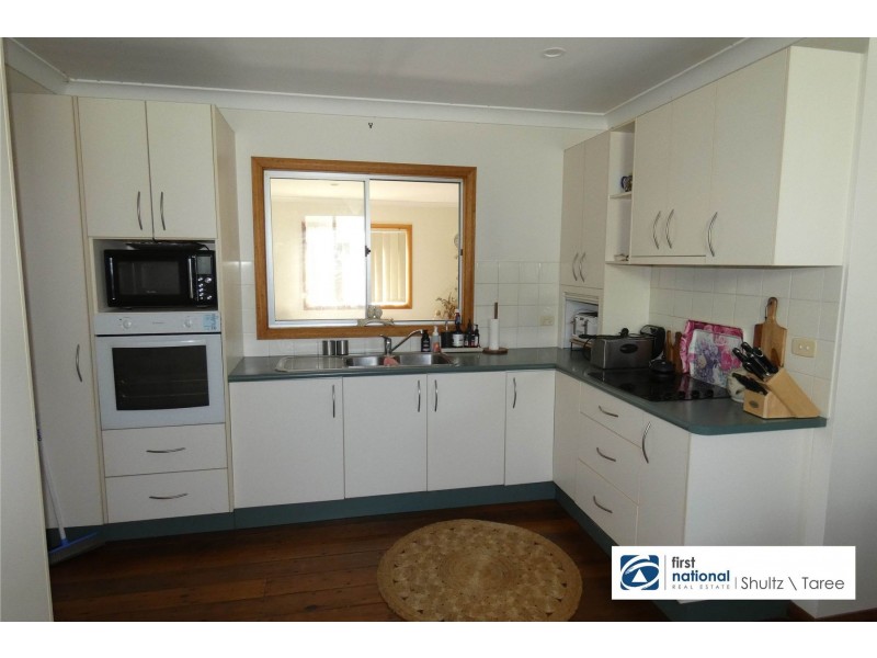 8 Manchester Street, Tinonee NSW 2430