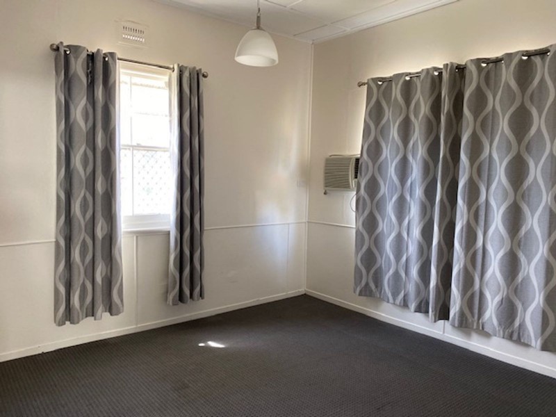 4 Frances Street, Taree NSW 2430