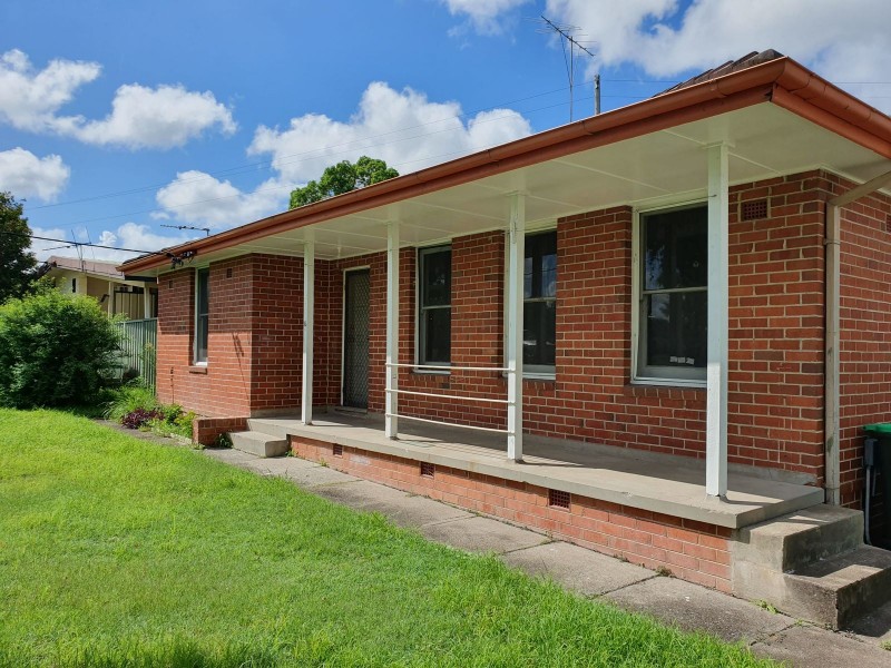 16 Ronald Road, Taree NSW 2430