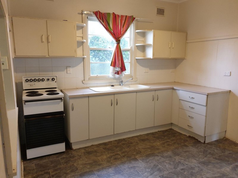 8 Latham Avenue, Taree NSW 2430