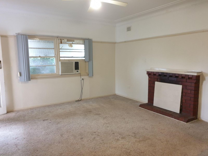 8 Latham Avenue, Taree NSW 2430