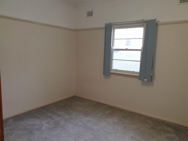 8 Latham Avenue, Taree NSW 2430