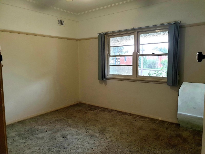 8 Latham Avenue, Taree NSW 2430