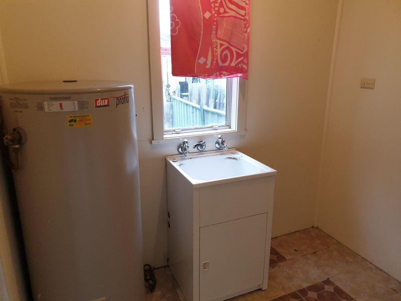 8 Latham Avenue, Taree NSW 2430