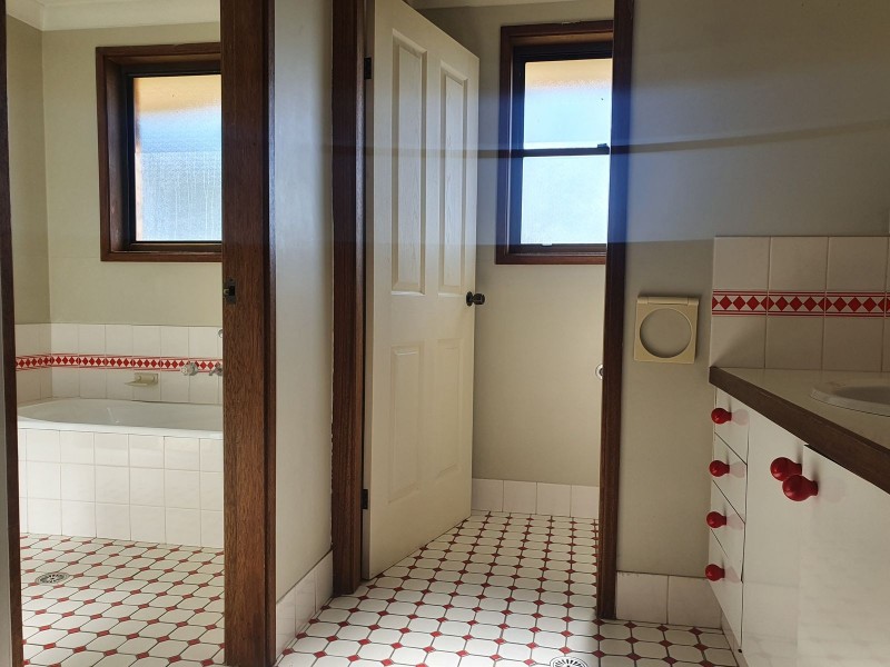 2 Wyden Street, Old Bar NSW 2430