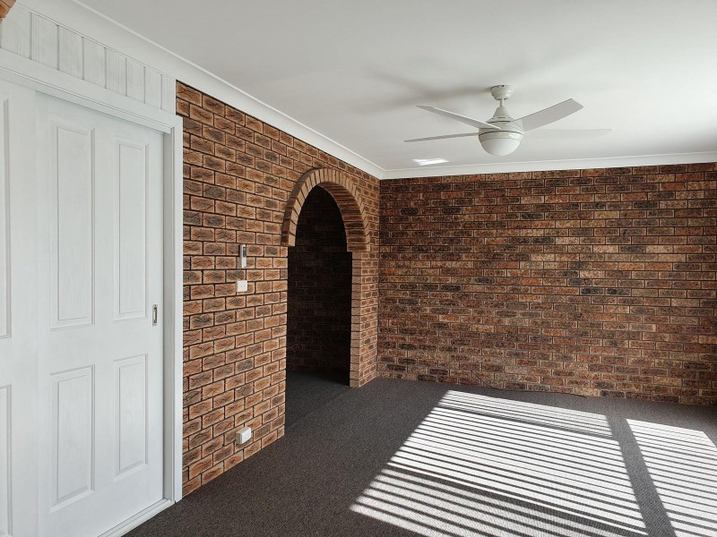 24 Joel Drive, Old Bar NSW 2430