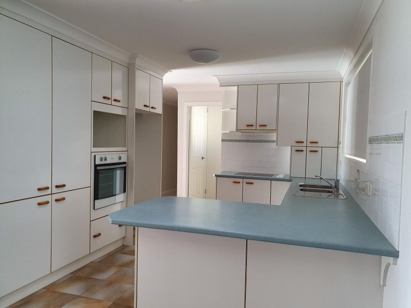 24 Joel Drive, Old Bar NSW 2430