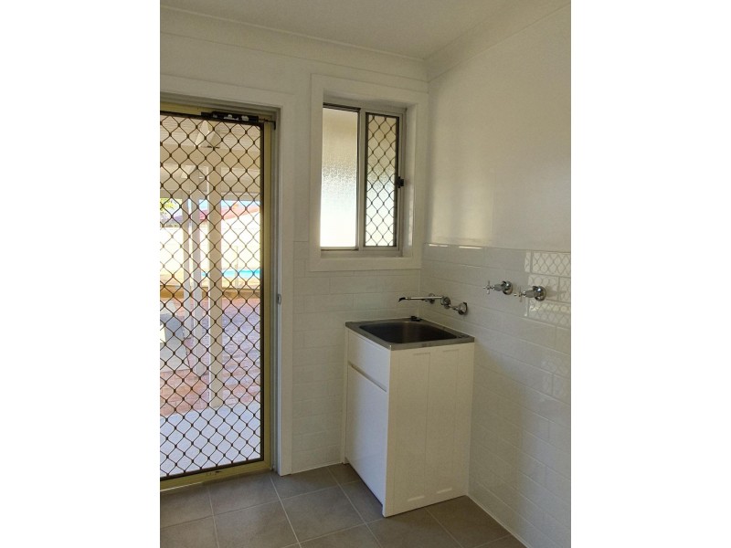 24 Joel Drive, Old Bar NSW 2430