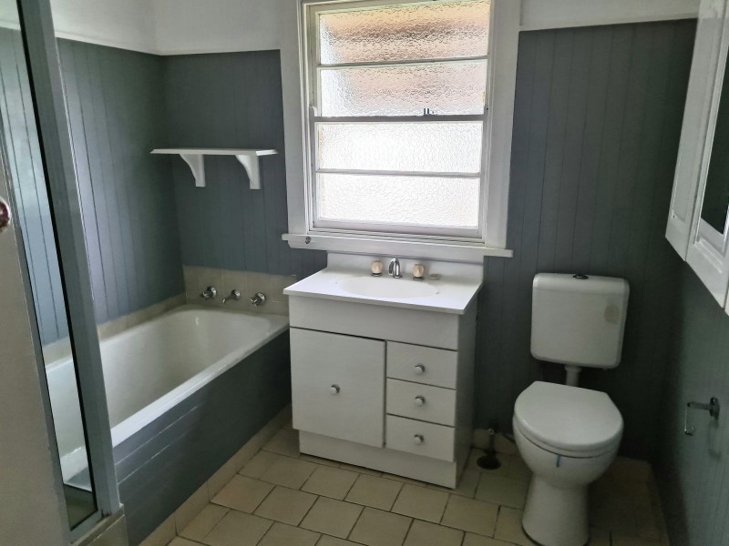 22 Edinburgh Drive, Taree NSW 2430