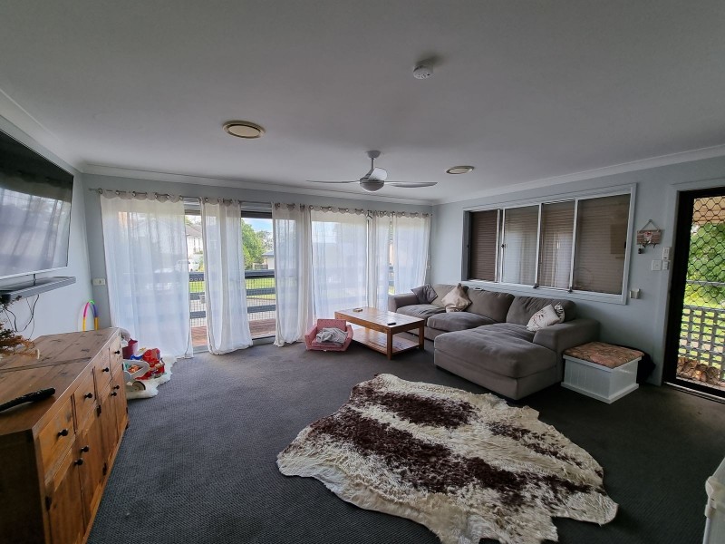 37 Bayview Crescent, Taree NSW 2430
