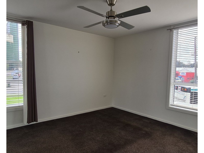 Flat//2 Elizabeth Avenue, Taree NSW 2430