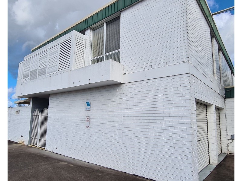 Flat//2 Elizabeth Avenue, Taree NSW 2430