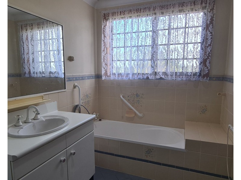 1/1 Carrabeen Drive, Old Bar NSW 2430