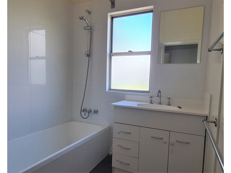 2 Commerce Lane, Taree NSW 2430