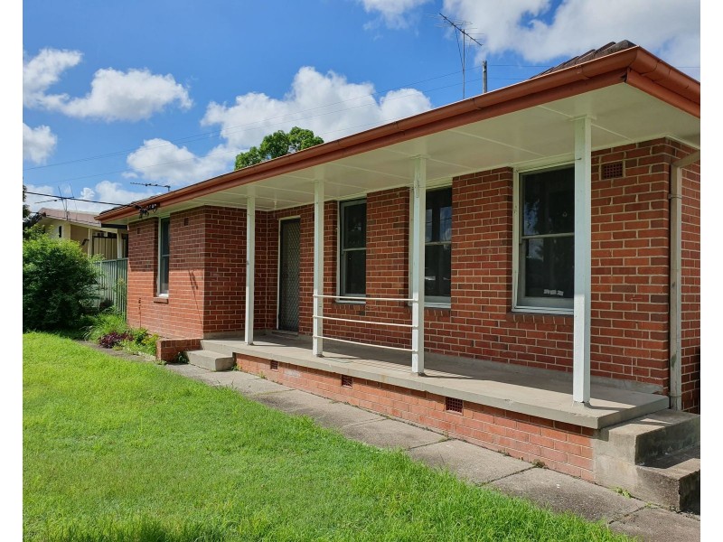16 Ronald Road, Taree NSW 2430