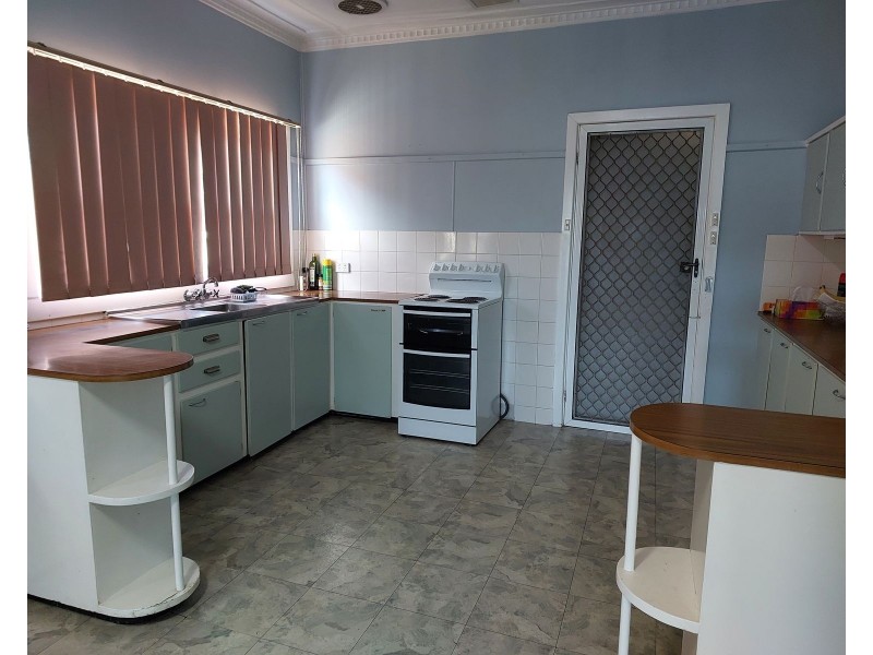 27 Wynter Street, Taree NSW 2430